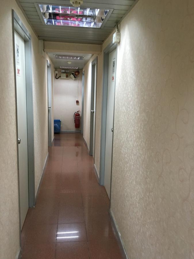 Po Wah Hotel Цзюлун Экстерьер фото